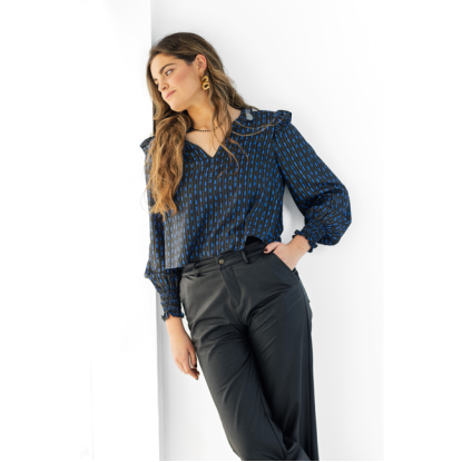 BLUSA VOLANTES NEGRA ROMBO AZUL - OSAMORE