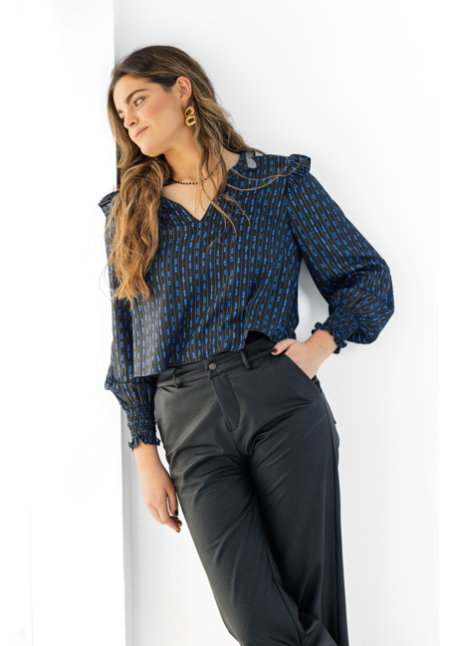 BLUSA VOLANTES NEGRA ROMBO AZUL - OSAMORE