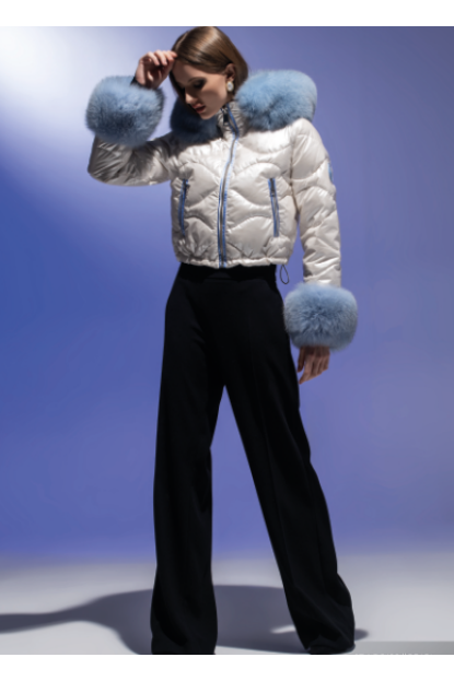 PLUMÓN CORTO COLOR PERLA, CUELLO Y MANGAS PELO NATURAL ZORRO  - LOCOLUXO