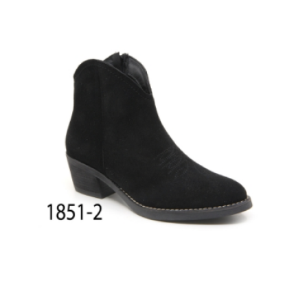 BOTA SERRAJE NEGRO BORDADO NEGRO - CONFETTI